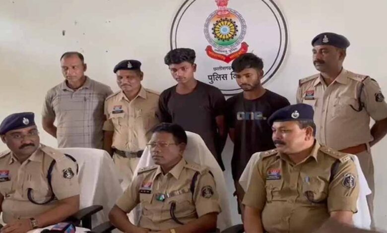 पुलिस ने घरों में चोरी करने वाले नाबालिग समेत 3 आरोपियों को किया गिरफ्तार, 4 लाख का माल बरामद