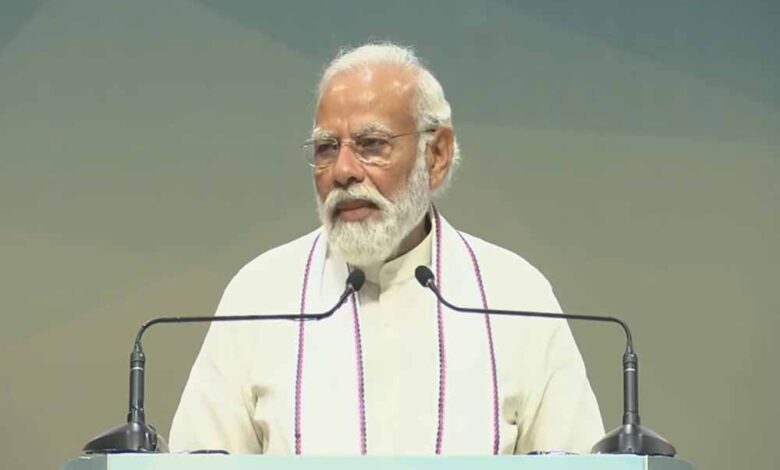 दीदी-के-गढ़-में-पीएम-मोदी-का-प्रहार:-बोले-‘गुंडा-टैक्स’-से-रुका-निवेश,-लॉ-कॉलेज-गैंगरेप-पर-जताई-चिंता