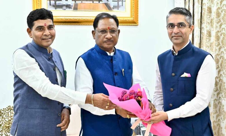 मुख्यमंत्री विष्णु देव साय से ओलंपिक स्वर्ण पदक विजेता शूटर अभिनव बिंद्रा ने की मुलाकात