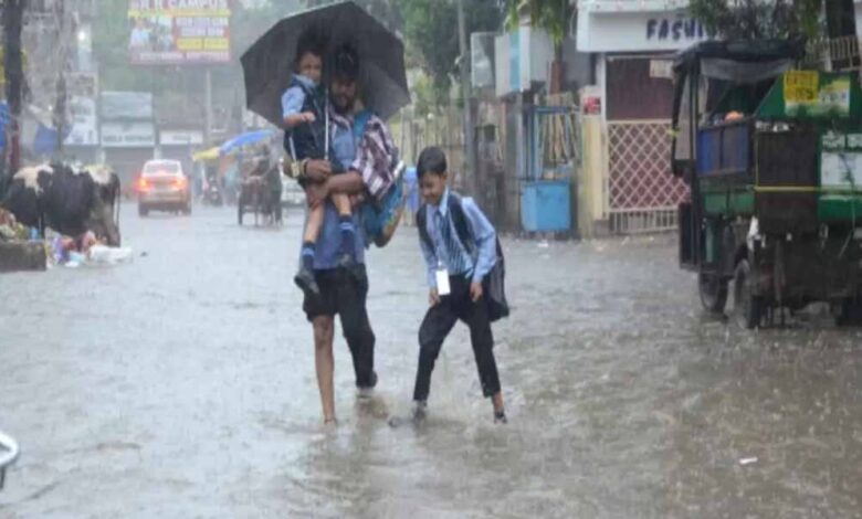 हिमाचल में बारिश का कहर: 250 सड़कें बंद, 112 की मौत, अगले 3 दिन भारी चेतावनी
