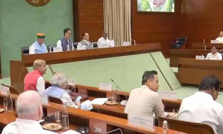 मॉनसून-सत्र-से-पहले-सर्वदलीय-मंथन:-पहलगाम,-ऑपरेशन-सिंदूर-और-sir-पर-गरमाएंगे-सियासी-तेवर