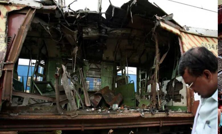 मुंबई-ट्रेन-ब्लास्ट:-सबूतों-के-अभाव-में-मुंबई-ट्रेन-विस्फोट-में-दोषी-ठहराए-गए-सभी-12-लोगों-को-बरी-किया-गया