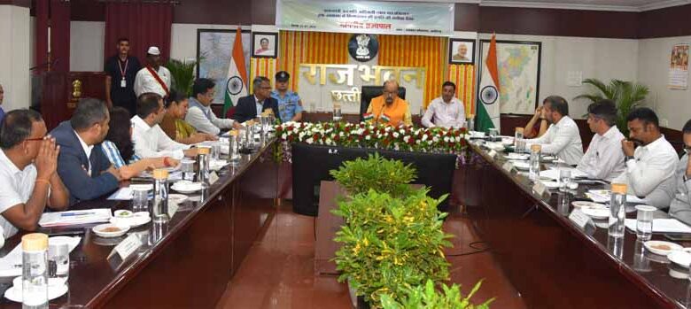 केवल-रिपोर्ट-पर-निर्भर-न-रहें,-निचले-स्तर-पर-जाकर-योजनाओें-का-क्रियान्वयन-देखें-:-डेका