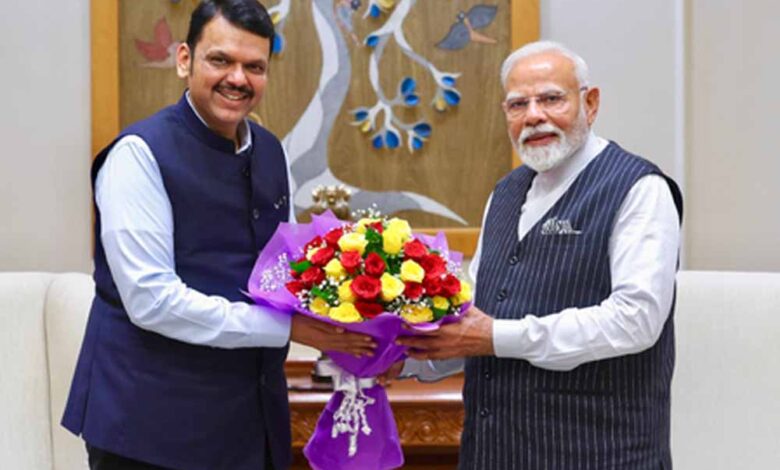 पीएम-मोदी-ने-महाराष्ट्र-के-मुख्यमंत्री-देवेंद्र-फडणवीस-को-जन्मदिन-की-दी-बधाई