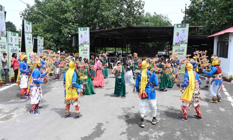 मुख्यमंत्री-निवास-में-हरेली-उत्सव:-पारंपरिक-लोक-यंत्रों-के-साथ-सुंदर-नाचा-का-हो-रहा-आयोजन