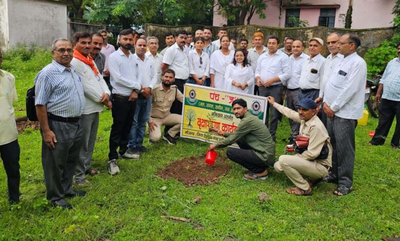 तहसील-मझौली-में-पौधरोपण-एवं-पर्यावरण-जागरूकता-शिविर