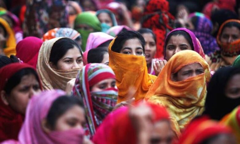 बांग्लादेश बैंक की कपड़ों पर पाबंदी जारी रही कुछ घंटे, फैशन को तय करने का फैसला वापस लिया गया