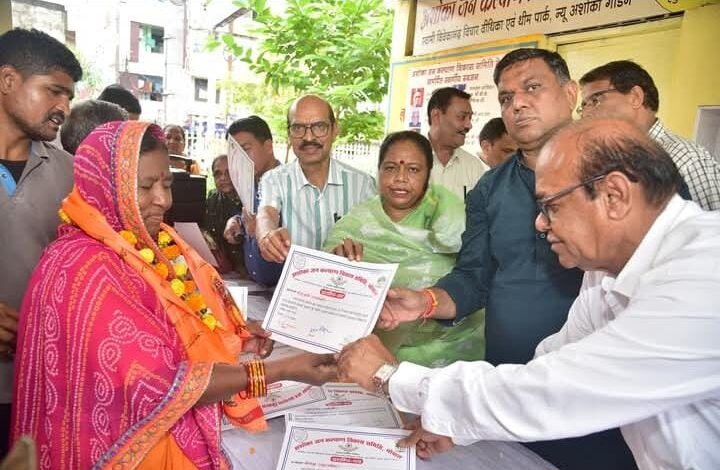 स्वच्छता-के-नायकों-का-सम्मान:-विवेकानंद-पार्क-में-‘मन-की-बात’-संग-सफाई-योद्धाओं-को-सलामी