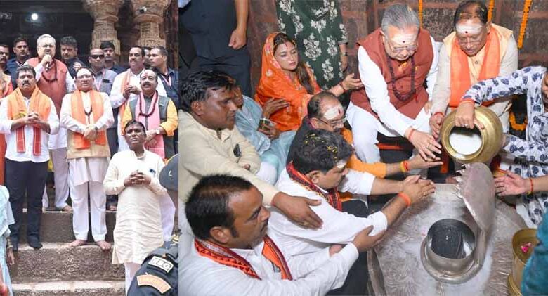 हर-हर-महादेव-से-गूंज-उठा-भोरमदेव:-मुख्यमंत्री-विष्णुदेव-साय-ने-हेलीकॉप्टर-से-पुष्पवर्षा-कर-हजारों-कांवड़ियों-का-किया-भव्य-स्वागत