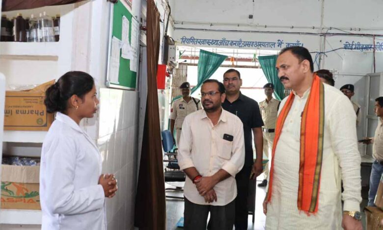 स्वास्थ्य-मंत्री-श्याम-बिहारी-जायसवाल-ने-प्राथमिक-स्वास्थ्य-केंद्र-बंजारीडाड-का-किया-आकस्मिक-निरीक्षण