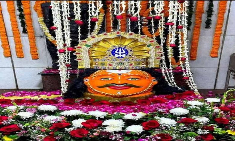 रायपुर-के-महादेवघाट-स्थित-हटकेश्वरनाथ-मंदिर-में-सावन-के-पहले-दिन-उमड़ी-शिवभक्तों-की-भीड़