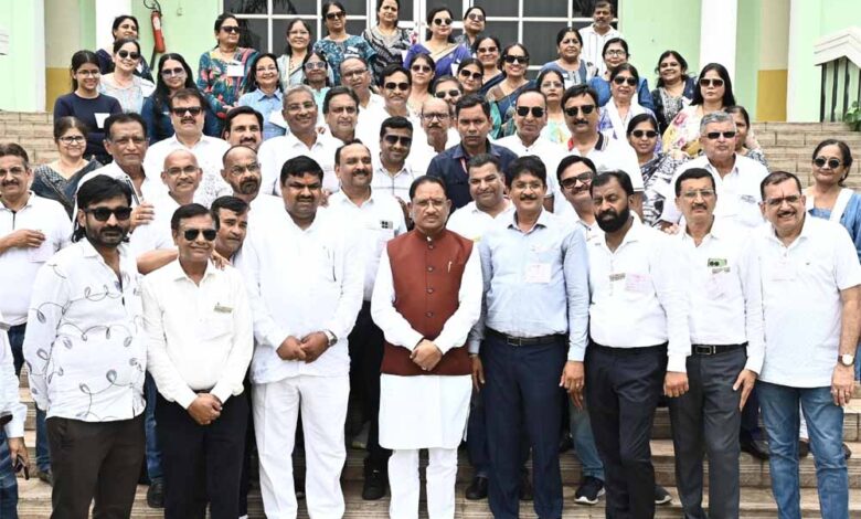 मुख्यमंत्री-साय-से-जैन-समाज-के-प्रतिनिधिमंडल-ने-की-सौजन्य-मुलाकात