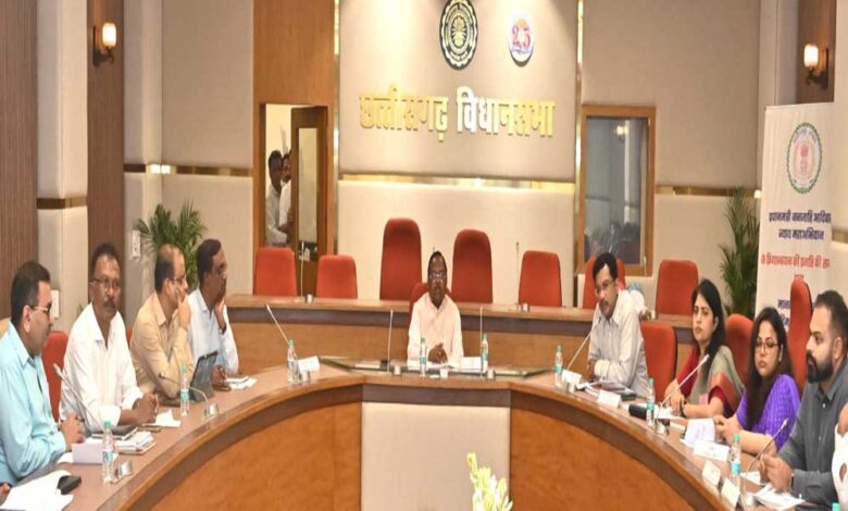 सहभागिता-और-संवेदनशीलता-के-साथ-विशेष-पिछड़ी-जनजातियों-के-विकास-के-लिए-करें-कार्य:-मंत्री-रामविचार-नेताम