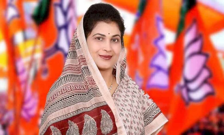 जिम्मेदारी-के-साथ-कार्य-करें-अधिकारी-:-राज्यमंत्री-गौर