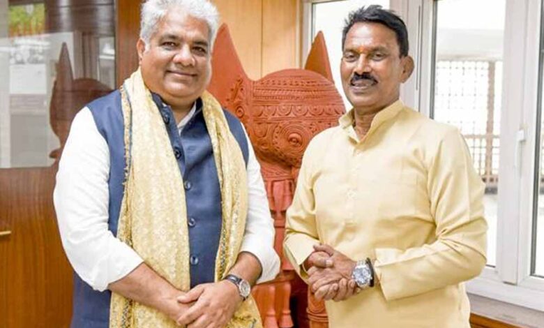 जल-संसाधन-मंत्री-सिलावट-ने-केंद्रीय-पर्यावरण-एवं-वन-मंत्री-यादव-से-की-भेंट