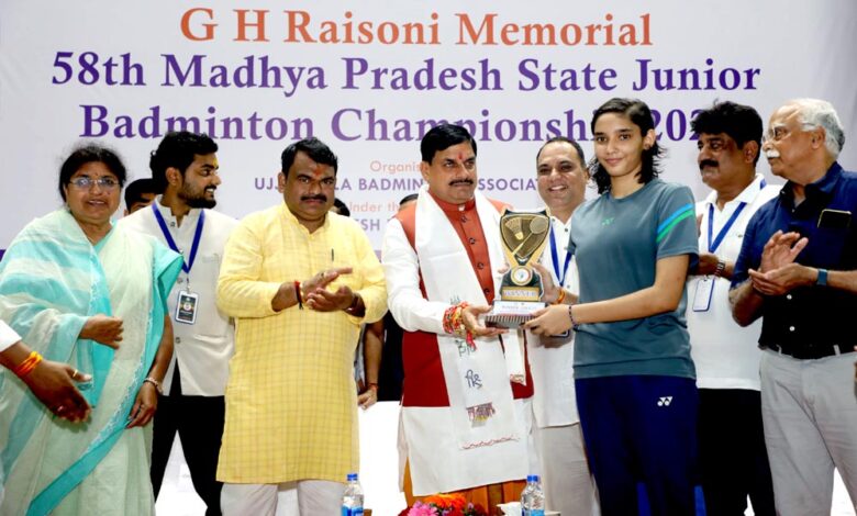 नानाखेड़ा-स्टेडियम-में-50-करोड़-की-लागत-से-बनाए-जाएंगे-एस्ट्रो-टर्फ-और-पेवीलियन-:-मुख्यमंत्री-डॉ-यादव