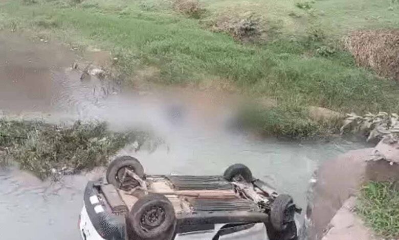 दर्शन-को-जाते-वक्त-हादसा:-कार-पुल-से-गिरी,-भाजयुमो-मंडल-अध्यक्ष-सहित-दो-की-मौत,-तीन-घायल