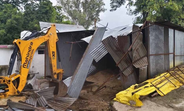 इस्‍लाम-कबूलने-से-इनकार-पर-हत्या:-रईस-खान-के-अवैध-निर्माण-पर-प्रशासन-का-बुलडोजर