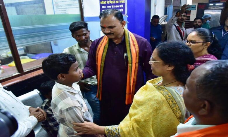 रायपुर-:-स्वास्थ्य-मंत्री-जायसवाल-ने-कोण्डागांव-व-फरसगांव-में-शासकीय-अस्पतालों-का-किया-निरीक्षण