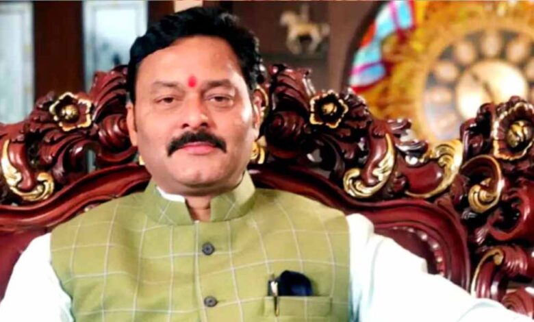 अवैध-खनन-पर-बड़ी-कार्रवाई:-विधायक-संजय-पाठक-की-कंपनियों-से-443-करोड़-की-वसूली-तय