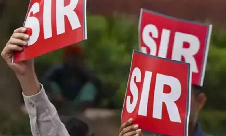 sir-लिस्ट-से-65-लाख-नाम-गायब!-सुप्रीम-कोर्ट-ने-ec-को-3-दिन-में-मांगा-पूरा-ब्योरा