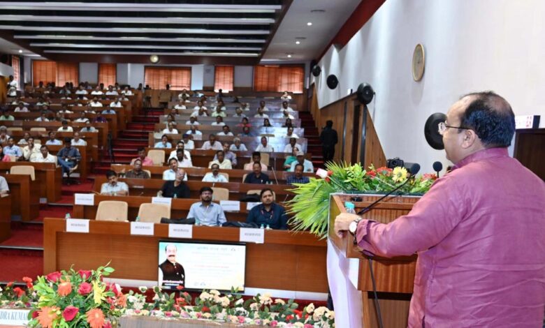 रायपुर-:-गुणवत्तापूर्ण-निर्माण-सामग्रियों-के-चयन-के-लिए-मानकों-की-जानकारी-जरूरी-–-अरुण-साव