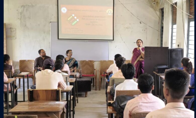 भारत-निर्वाचन-आयोग-के-द्वारा-किए-गये-नवाचार-के-प्रचार-प्रसार-हेतु-विवेकानन्द-महाविद्यालय-में-शिविर-आयोजन