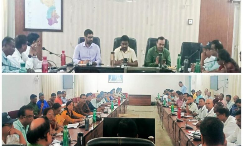 शिक्षा-विभाग-की-समीक्षा-बैठक-सम्पन्न,-छात्रों-को-नवोदय-विद्यालय-एवं-इंस्पायर-अवार्ड-के-लिए-करें-प्रेरित…कलेक्टर