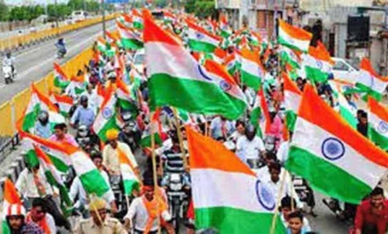 शाजापुर-में-14-अगस्त-को-तिरंगा-यात्रा-का-आयोजन,-गांव-गांव-जाकर-दे-रहे-न्योता