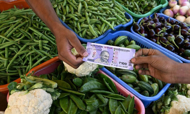 जुलाई-में-रिटेल-महंगाई-घटकर-1.55%,-जून-2017-के-बाद-सबसे-कम