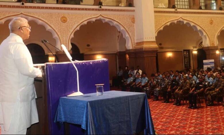 उद्योगों की मांग अनुसार कौशल विकास पाठ्यक्रम डिजाइन करें : राज्यपाल पटेल