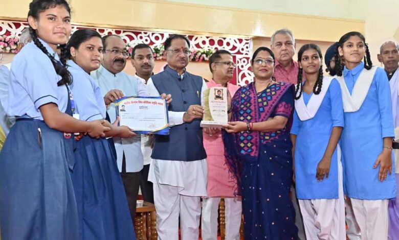 मुख्यमंत्री-विष्णु-देव-साय-की-पहल-पर-छत्तीसगढ़-को-मिली-डीएपी-और-यूरिया-के-अतिरिक्त-आबंटन-की-मंजूरी