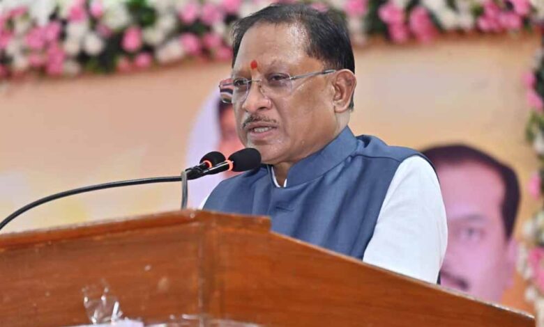 मुख्यमंत्री-विष्णुदेव-साय-शहीद-विनोद-सिंह-कौशिक-मेधावी-छात्र-अभिनंदन-समारोह-में-शामिल