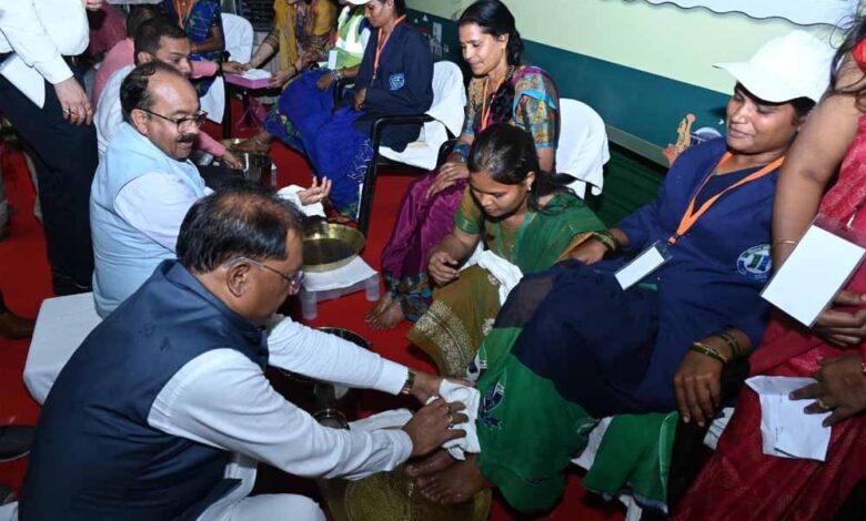 स्वच्छता-में-छत्तीसगढ़-को-राष्ट्रीय-स्तर-पर-प्रतिष्ठित-करने-में-स्वच्छता-दीदियों-का-अमूल्य-योगदान-:-मुख्यमंत्री