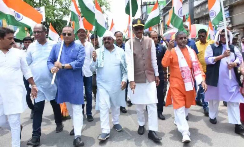 रांची-में-भाजपा-की-‘तिरंगा-यात्रा’,-बाबूलाल-मरांडी-का-राहुल-गांधी-पर-तीखा-हमला