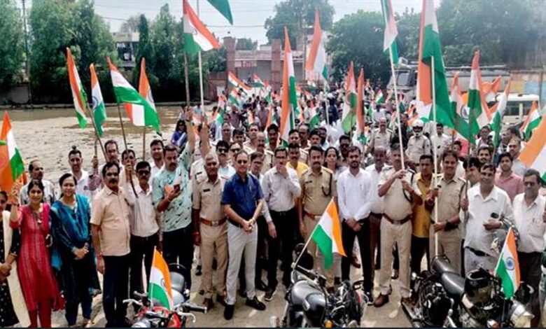 हर-घर-तिरंगा-हर-घर-स्वच्छता-अभियान-में-हो-रहे-हैं-कार्यक्रम