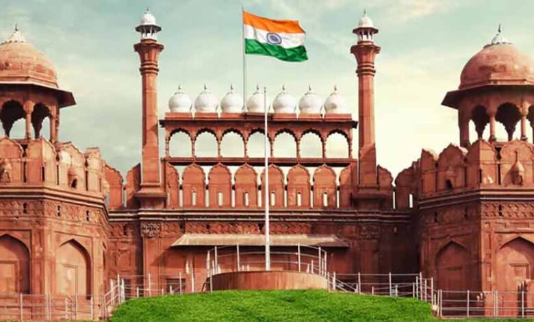 दो प्रधानमंत्री जिन्होंने कभी नहीं फहराया लाल किले पर तिरंगा – जानें इसके पीछे का कारण