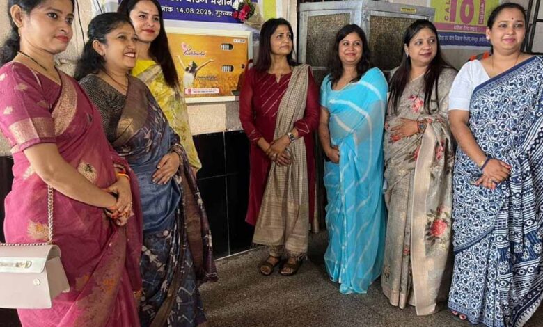 रायपुर-रेलवे-स्टेशन-में-अब-5-रुपए-में-मिलेगा-सैनेटरी-पैड