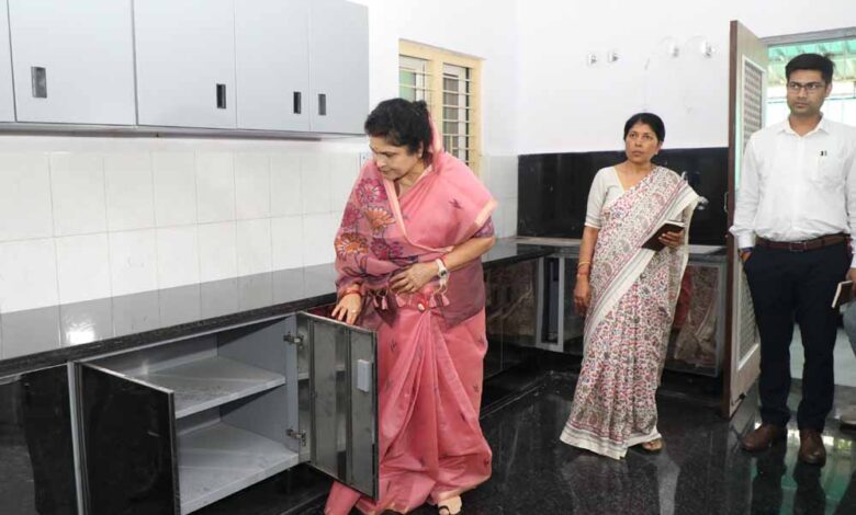 आधुनिक-सुविधाओं-के-साथ-पिछड़ा-वर्ग-छात्रावासों-का-हो-रहा-उन्नयन-:-राज्यमंत्री-श्रीमती-गौर