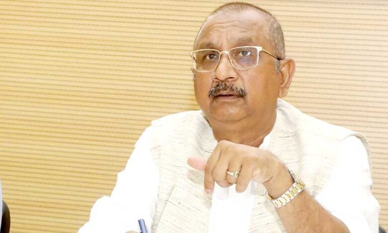 जनजातीय-विदयार्थ‍ियों-की-शैक्षणिक-सुविधाएं-बढ़ाने-प्रतिबद्ध-राज्य-सरकार-:-मंत्री-डॉ.-शाह