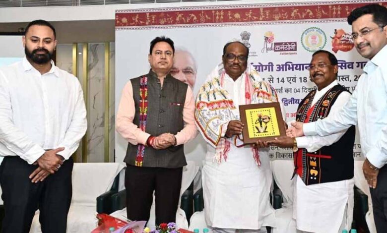 रायपुर-:-जिनका-व्यक्तित्व-और-कर्तृत्व-उत्कृष्ट-है,-उन्हें-आने-वाली-पीढ़ी-भी-याद-रखती-हैं:-केन्द्रीय-जनजातीय-मंत्री-उइके