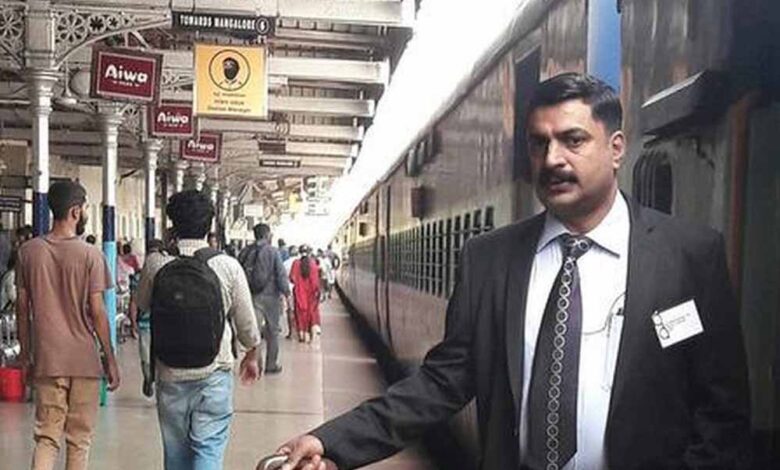 रेलवे में बड़ा बदलाव: TTE की ई-अटेंडेंस शुरू, आधार से होगा साइन-इन और आउट