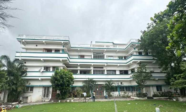 भोपाल में आज गिरेगी मछली परिवार की कोठी, मोहन सरकार का बुलडोजर तैयार