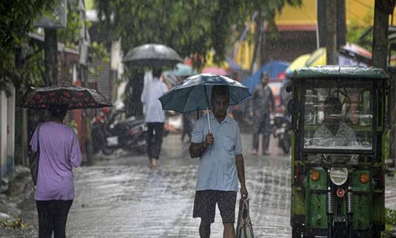 23-26 अगस्त तक भारी बारिश का अलर्ट, 13 राज्यों में रेड और ऑरेंज चेतावनी