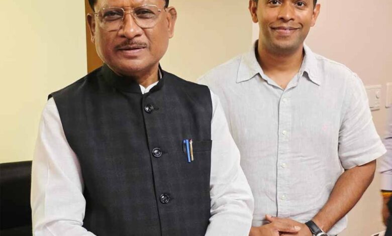 बस्तर-के-होनहार-अविनाश-तिवारी-से-टोक्यो-में-मिले-मुख्यमंत्री-श्री-विष्णुदेव-साय-:-छत्तीसगढ़-में-उद्योग-स्थापना-को-लेकर-हुई-सकारात्मक-चर्चा