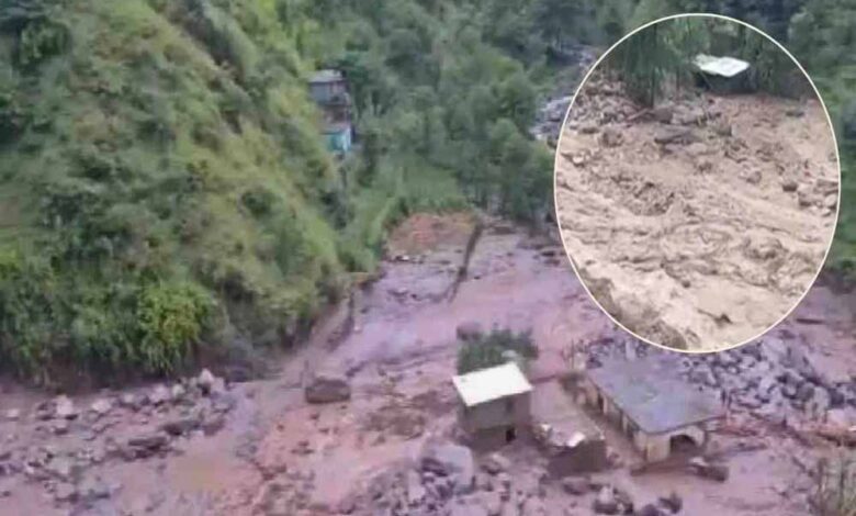 जम्मू-कश्मीर-में-भारी-बारिश-का-कहर,-बादल-फटने-और-बाढ़-का-अलर्ट-जारी