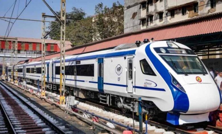 मुंबई-गांधीनगर वंदे भारत का नया शेड्यूल जारी, 8 स्टेशनों पर मिलेगा ठहराव