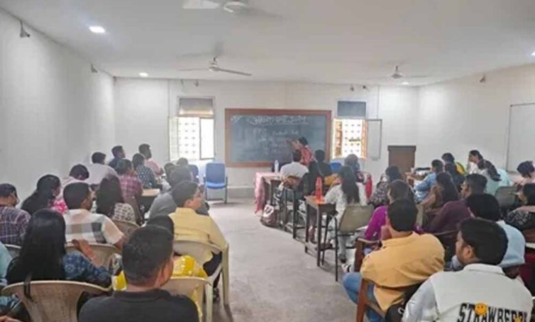 आकाशवाणी उज्जैन के सभी कार्यक्रम अब एफ.एम. 102.5 मेगाहर्ट्ज पर सुनें