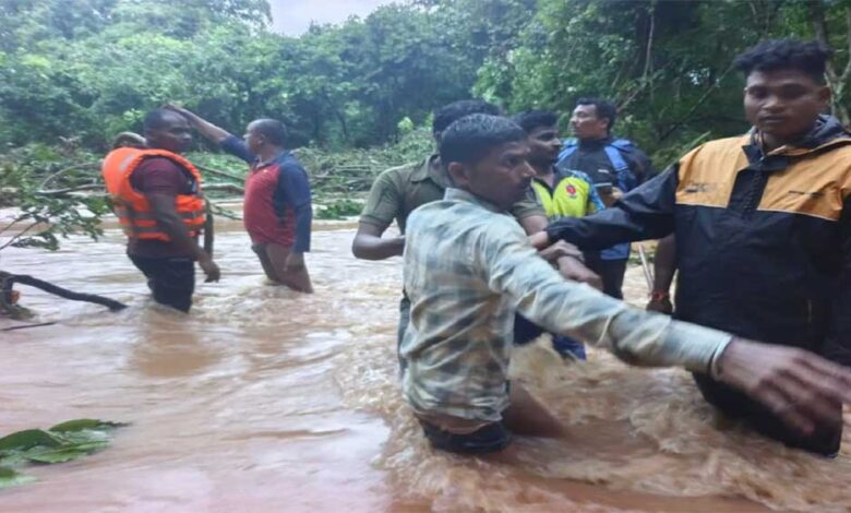 जगदलपुर-में-दर्दनाक-हादसा:-कांगेर-नाले-में-बह-गई-कार,-चार-लोगों-की-मौत