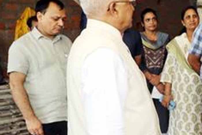 राज्यपाल-पटेल-ने-किया-राजभवन-में-हो-रहे-पुनर्निर्माण-कार्यों-का-निरीक्षण